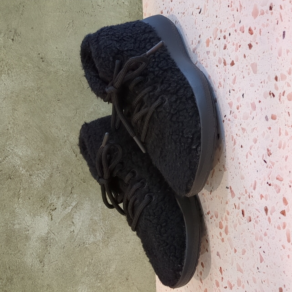 Allbirds | Merino Wool Runner-up WRUM All Black Lace Up Fluffs | 5 | NWOT